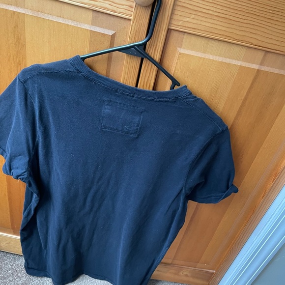 V neck - Picture 3 of 3